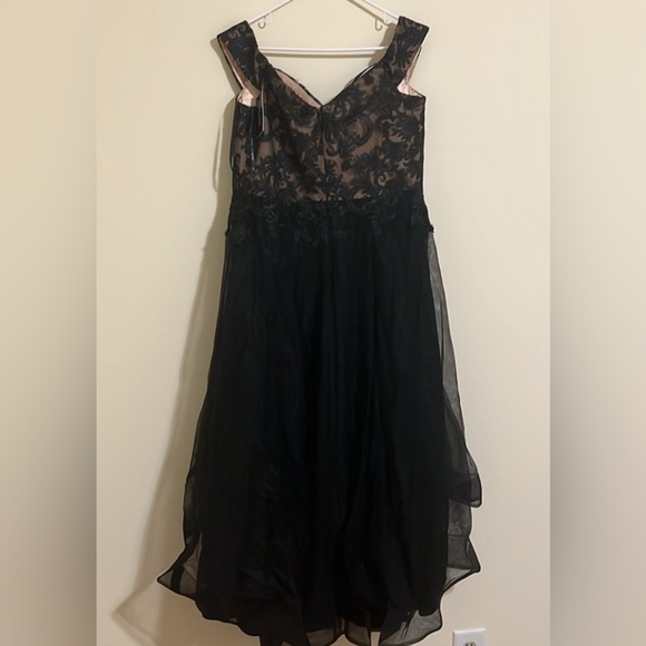 City Chic Elegant Black Dress High Low Design - Picture 5 of 11